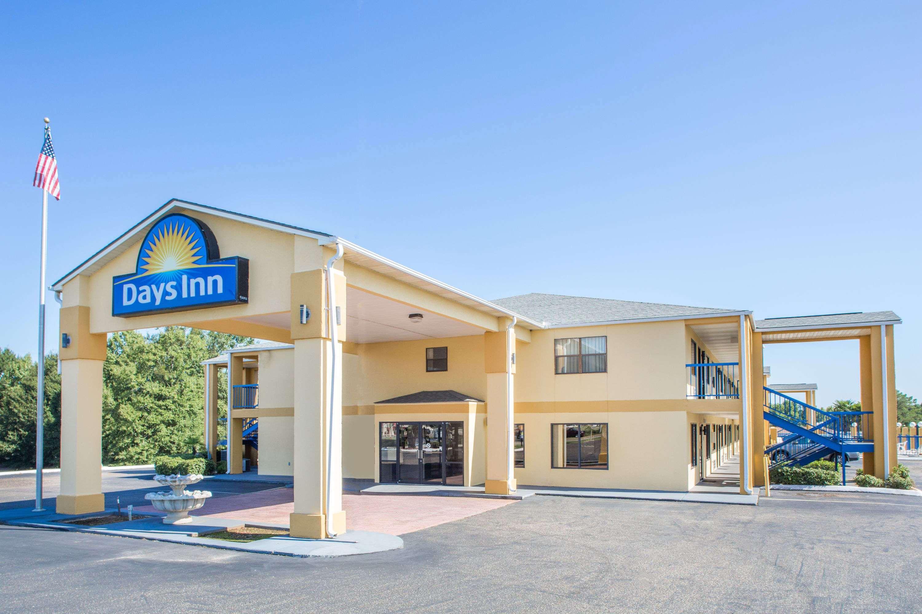 Days Inn By Wyndham Enterprise Zewnętrze zdjęcie