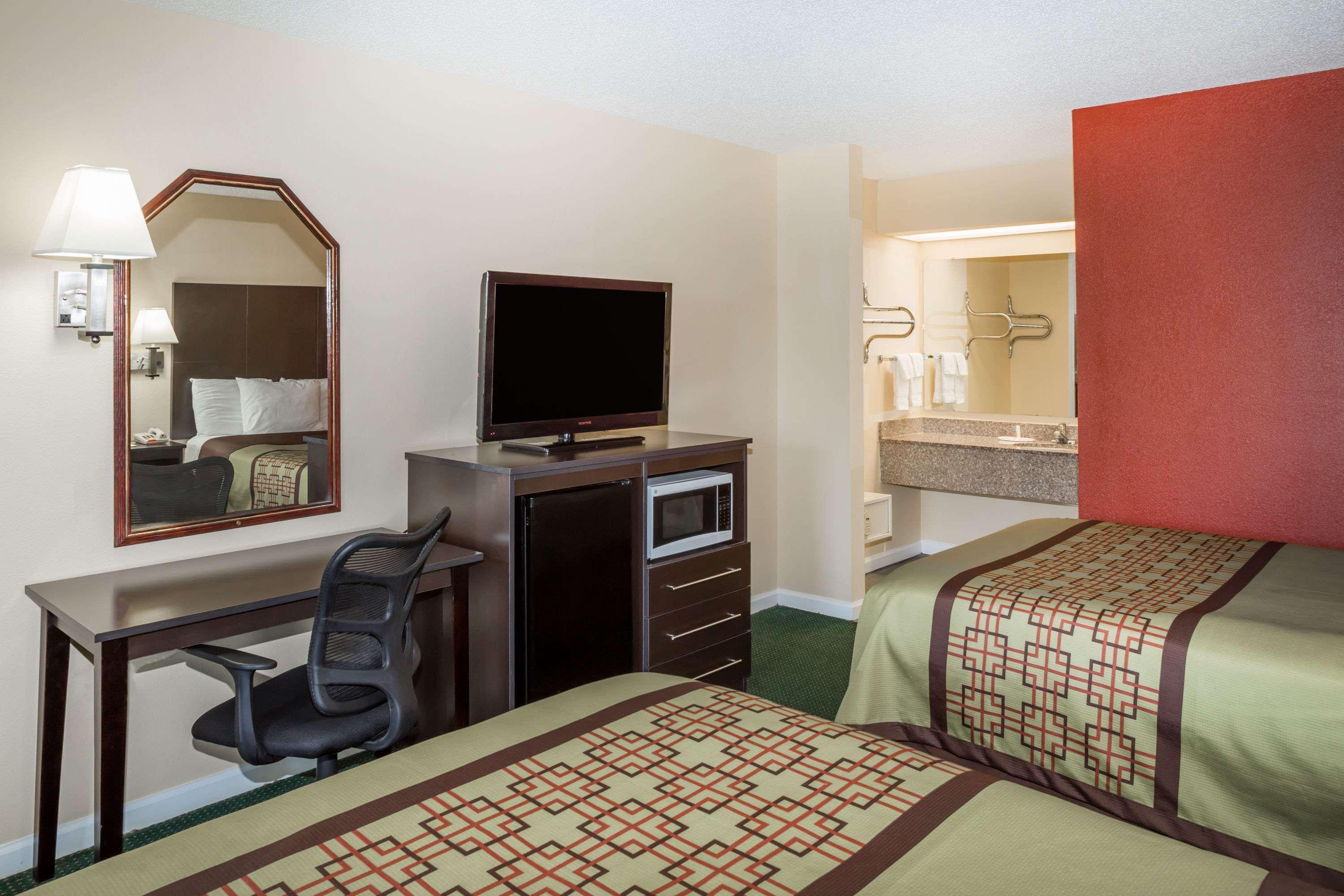 Days Inn By Wyndham Enterprise Zewnętrze zdjęcie