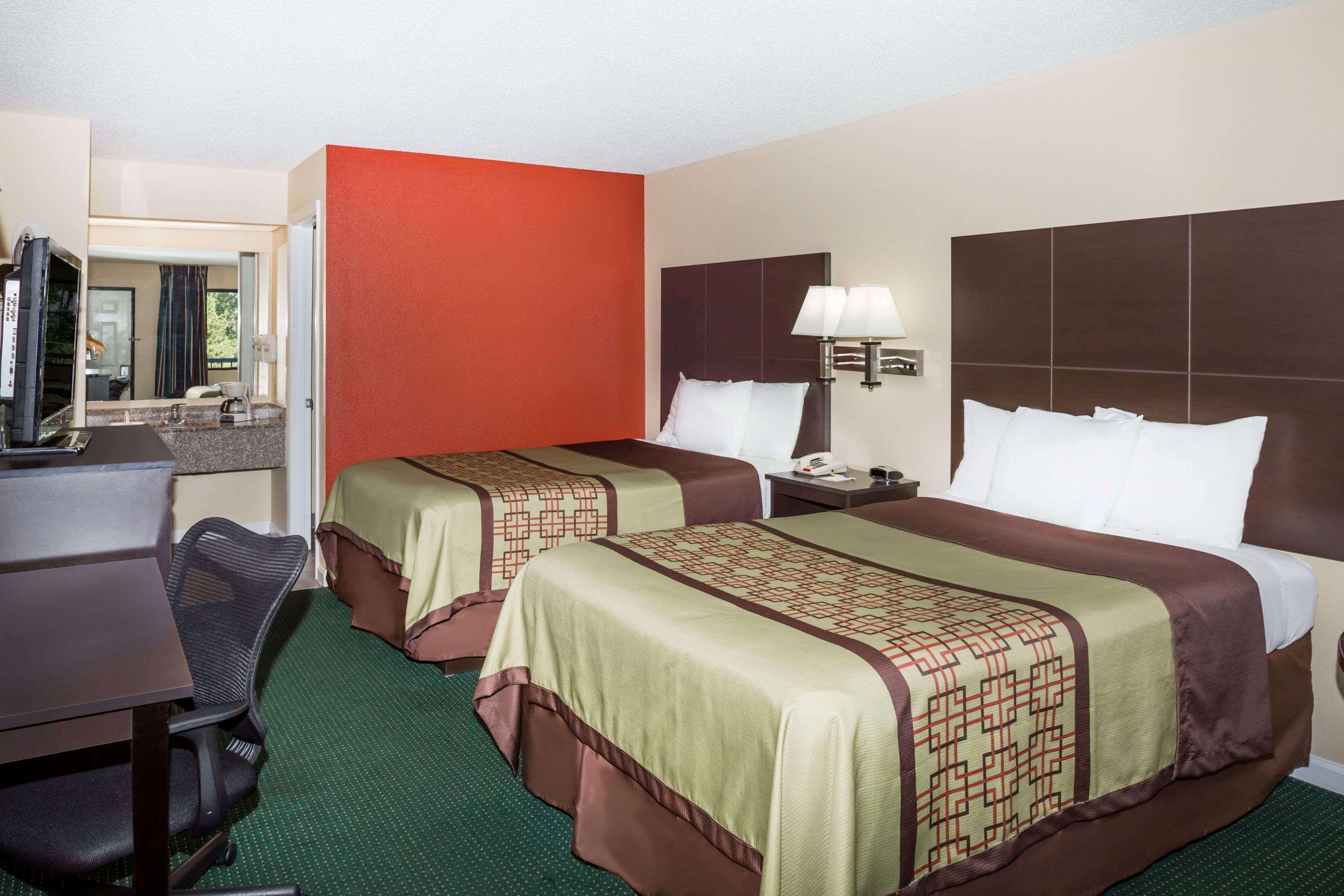 Days Inn By Wyndham Enterprise Zewnętrze zdjęcie